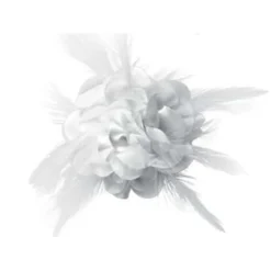 Bloem met veertjes op speld