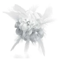 Bloem met veertjes op speld